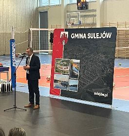 Pasywna hala sportowa i basen oficjalnie otwarte w Sulejowie 